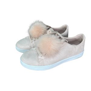 Steve Madden sneakers Madden girls fluffy pink fasion sneakers With Pompom Sz 7